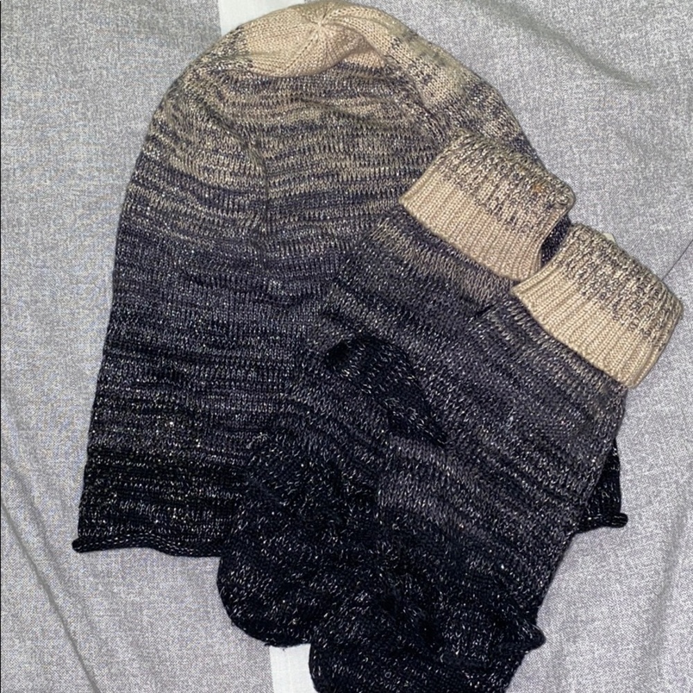 Victoria Secret Hat & Mittens Set